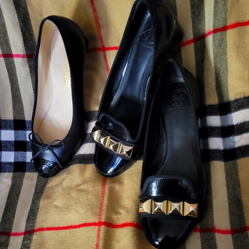 TORY BURCH PATENT LEATHER GOLD STUDS PUMPS ASHER SZ 8 MEDIUM BLACK